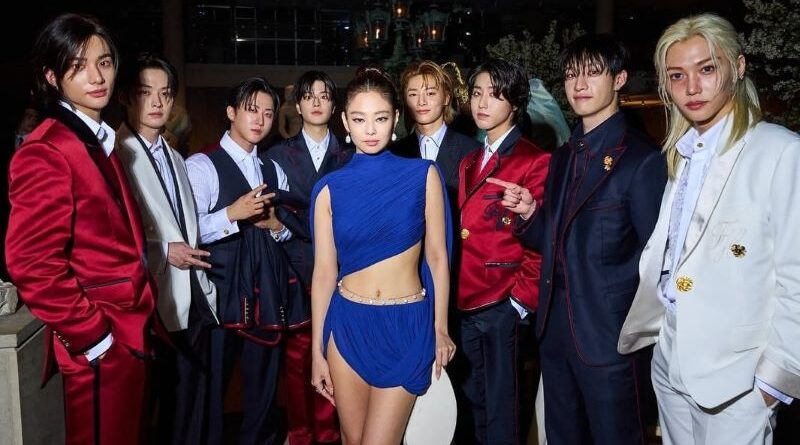 Rodeada de Stray kids, Jennie conquista la Met Gala con su singular fuerza ‘central’…